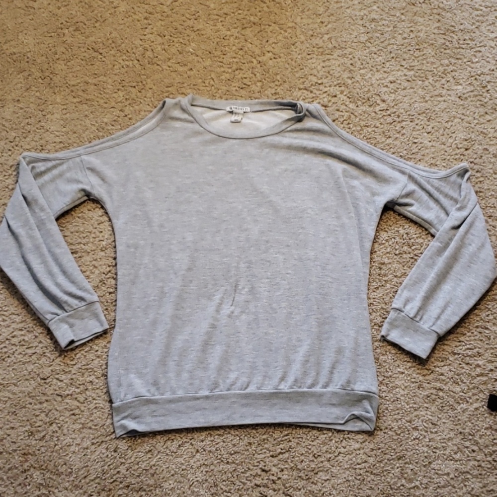 🔥BOGO🔥 forever 21 cold shoulder sweatshirt